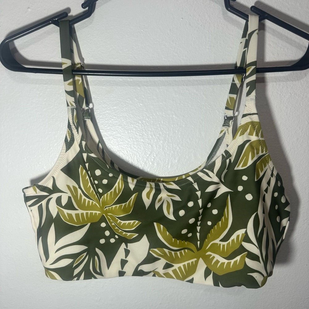 Old Navy - Beachy Scoop Swim Top- Size XL